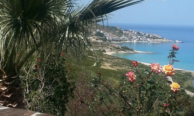 Gialiskari Apartment | 2 bedroom studio, 4 people, 1 bathroom, large terrace, breathtaking sea and mountain views
