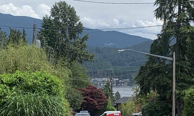 District of North Vancouver Apartment | 2 bedroom Suite, 5 minutes to Deep Cove