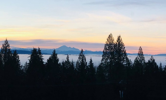 Burke Mountain House | 2-Bedroom Suite with picturesque view-28km to Vancouver
