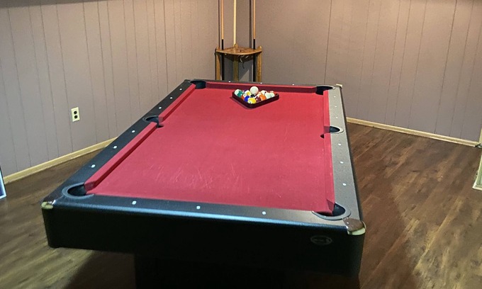 Albany House | 2 bedroom town house with game room
