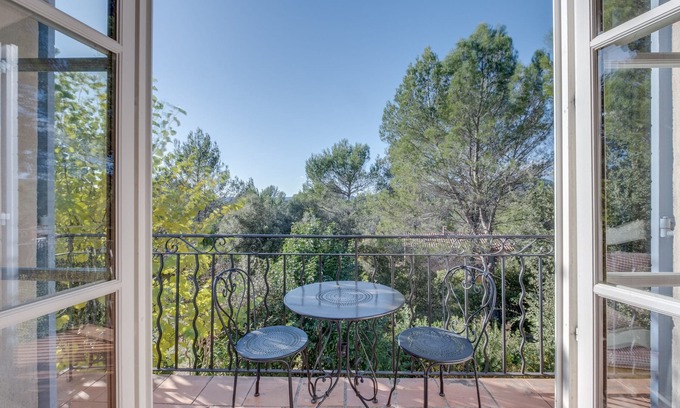 La Motte House | 2 BEDROOM TOWNHOUSE WITH GARDEN (N°320)
