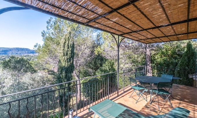 La Motte House | 2 BEDROOM TOWNHOUSE WITH GARDEN (N°563)
