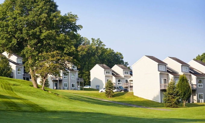 East Stroudsburg Resort | 2 bedroom unit in Tree Tops at Pocono Mountain Villas