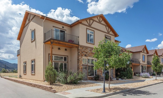 Salida Condo | 2-bedroom Upper Townhome in peaceful Poncha Springs