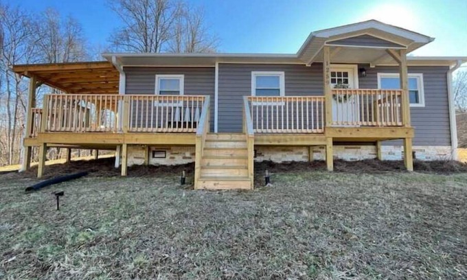 Mount Airy House | 2-bedroom vacation home 11 minutes from The Andy Griffith Museum