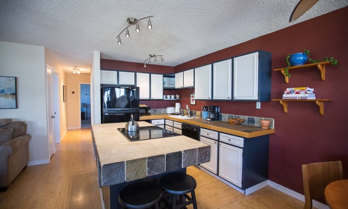 Park East Condo | 2 Bedroom Vacation Rental-Central Boulder