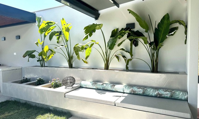Ouranoupoli Villa | 2-bedroom villa in Halkidiki with AC, living room,WiFi, Private yard, Barbeque,