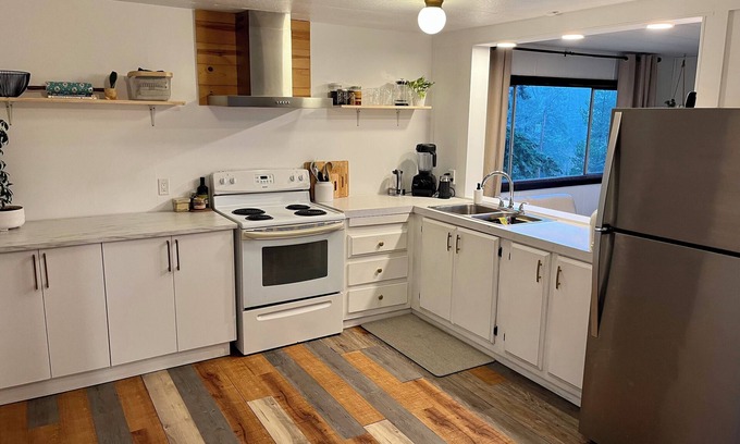 Salt Spring Island House | 2 Bedroom with Stunning Views