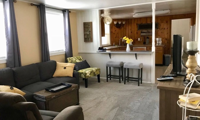 Helena Apartment | 2 bedroom w/full kitchen ~ Close to the St Peter's Hospital and State Capitol