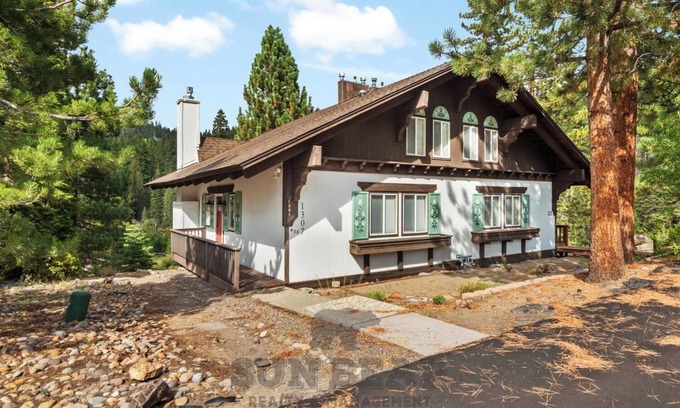 Incline Village House | 2 Bedroom with Beautiful Views (1307AR)