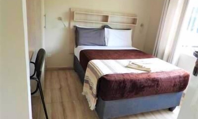 Harare Apartment | 2 bedroomed apartment with en-suite and kitchenette - 2064