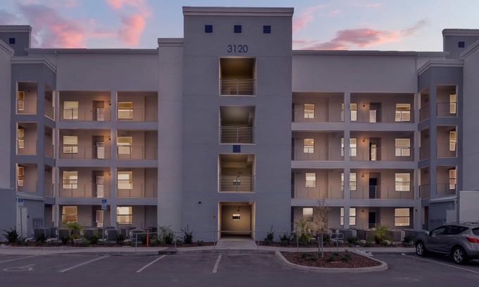 Bay Lake Apartment | 2 Bedrooms/2 Bathrooms/Storey Lake (3120-106 PC)