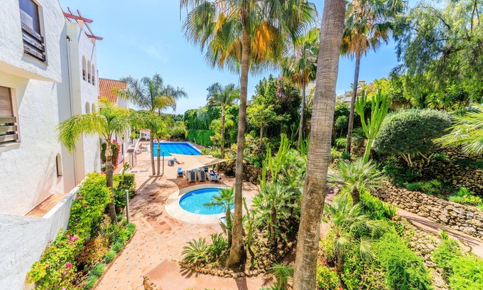 Nueva Andalucia Apartment | 2 bedrooms, 2 bathrooms in gated community with pool, Marbella, Puerto Banus