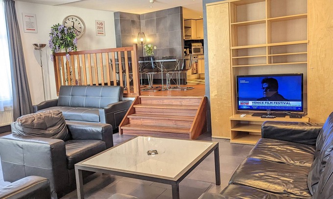 Amsterdam City Centre Apartment | 2 Bedrooms Apartment with Balcony in Amsterdam City Center
