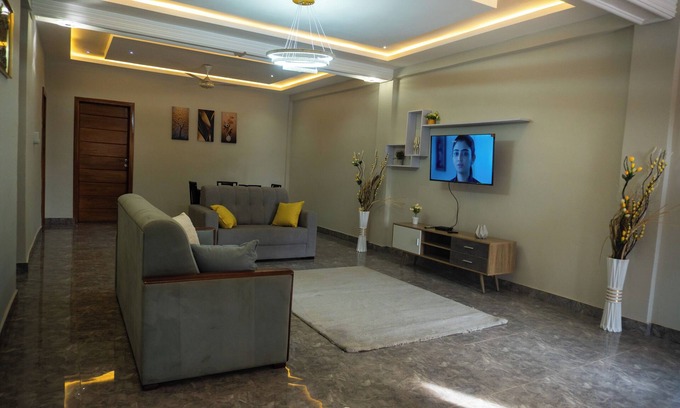 Sekondi-Takoradi Apartment | 2 bedrooms apartment, 4 guests, Starlink WiFi, DSTV, Netflix, free parking