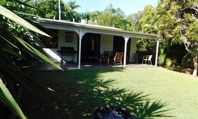 Rosemount Cottage | 2 bedrooms, Fenced Yard for Dog, Gas BBQ, Firepit for marshmallow nights!