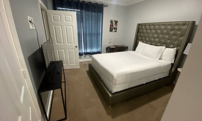 Four Corners Condo | 2 Bedrooms/king size bed 15 minutes from Disney
