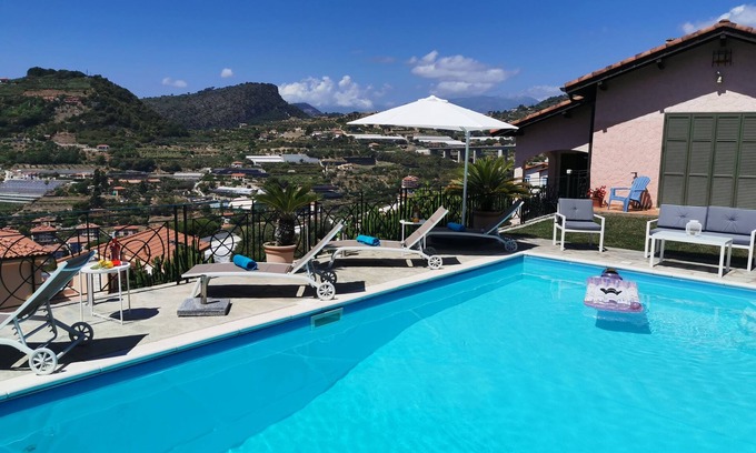 Bordighera House | 2 bedrooms, living room, kitchen in high quality. Villa with pool + sea and mountain views!