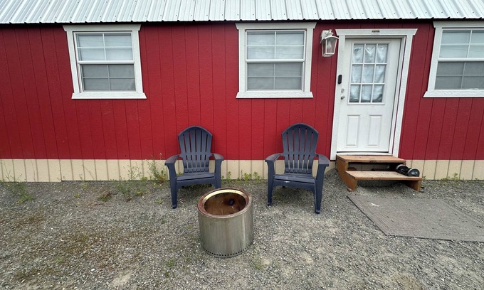 Colville House | 2 Bedrooms Private Vacation Home In Colville