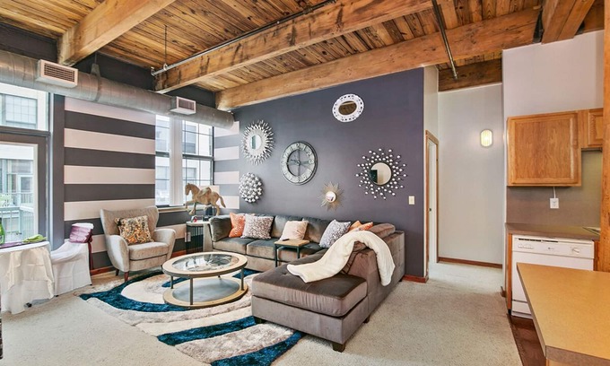 Grand Rapids Condo | 2 bedrooms Resort style condo with POOL and Jacuzzi, Roof Top. River Boardwalk