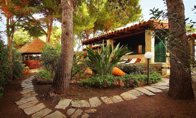 Campofelice di Roccella Villa | 2 Bedrooms Villa, 2 Bathrooms, WiFi, Garden, bbq, Public Pool, close to the sea