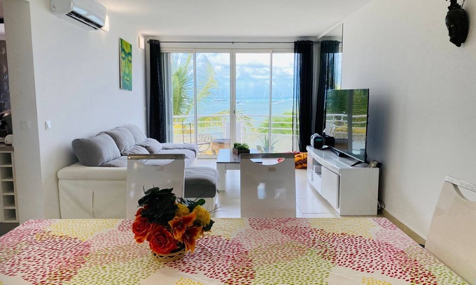 Marigot Apartment | 2 bedrooms with a seaview