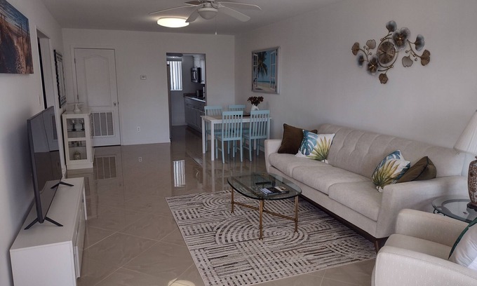 Daytona Beach Apartment | 2-beds apartment in quiet area in Daytona Beach with WiFi, Playground and more.
