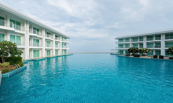 Cha-am Condo | 2 Bicycles with Sea View One BR Beach and Pool front Located In Cha-am Hua Hin