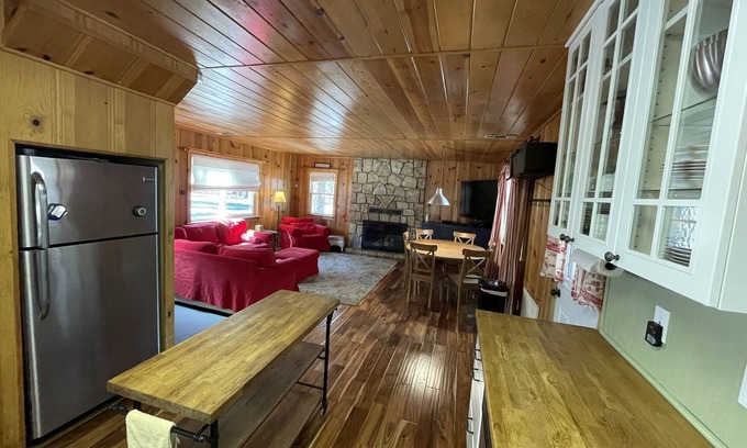 Al Tahoe Cabin | 2 Blocks From the Lake!