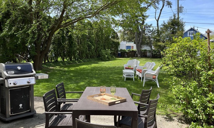 Ventnor City Apartment | 2 blocks to beach, spacious, spread out, 2 BR