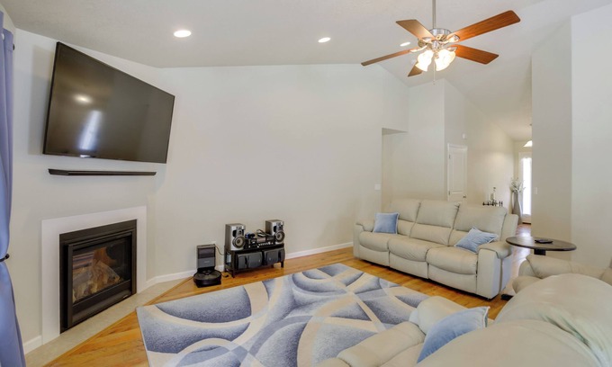 Mill City House | 2 Blocks to White Water Launch: Mill City Home