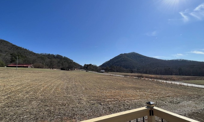 Benton Apartment | 2 BR,1BA Spacious Suite near Cherokee National Forest, Mtn view, Ocoee River