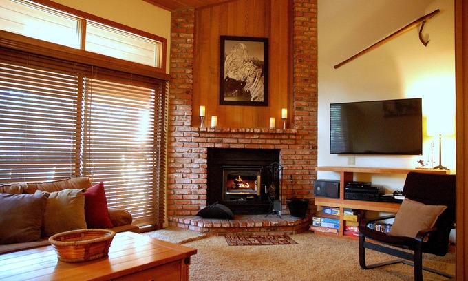 Mammoth Lakes House | 2 Br 3 Full Ba Spacious Townhome - The Ideal Mountain Retreat