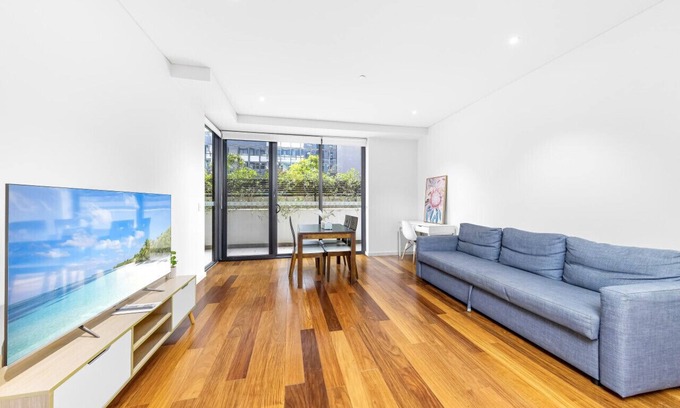 Burwood Apartment | 2 BR Apt in heart of Burwood