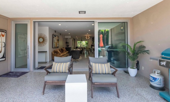 Uptown Design District Condo | 2 BR Chic Mid Century located in the heart of Palm Springs w/stunning pool