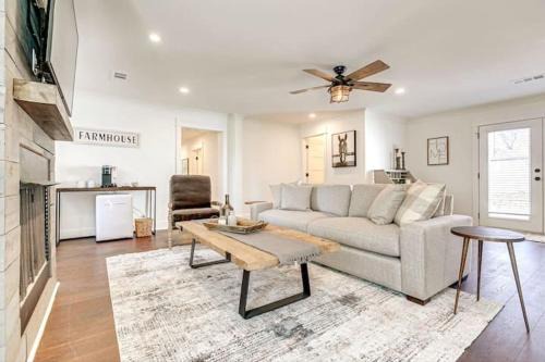 Franklin Apartment | 2 BR Highland House of Historic DWTN Franklin