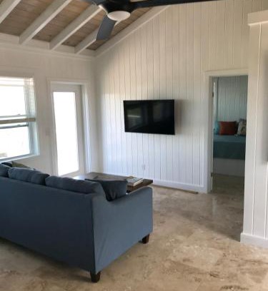 George Town Apartment | 2 BR KESTREL COTTAGE with Exclusive Beach Park