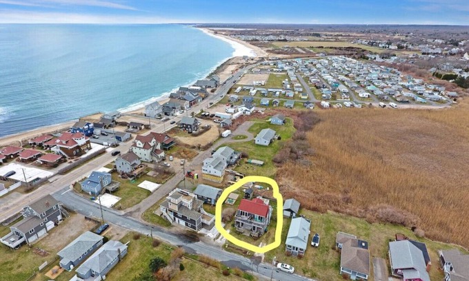 Matunuck House | 2 BR Matunuck Beach House, 1 Block from Ocean