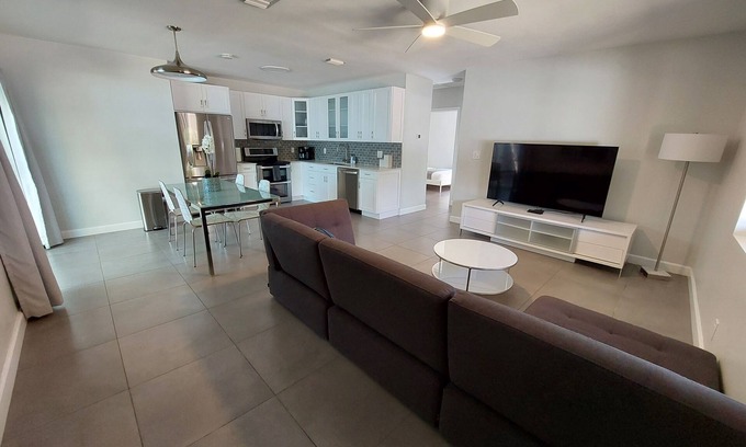 South Middle River House | 2-BR Near Beach, Las Olas, and Downtown Fort Lauderdale