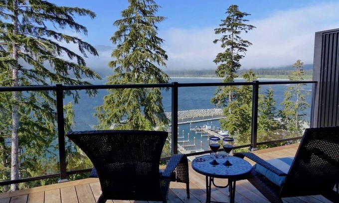 Port Renfrew Condo | 2 BR - Oceanfront - Sleep 6 - Pet Friendly