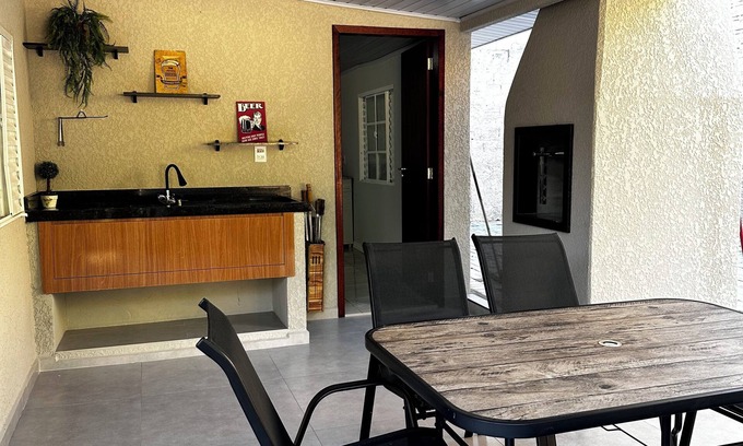 Foz do Iguacu House | 2 bedroom house in Foz do Iguaçu, backyard and barbecue area, pet friendly