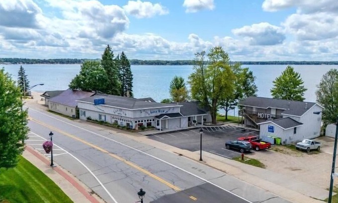 Lake City Apartment | 2 Brand-New Combined Family Studio Apartments