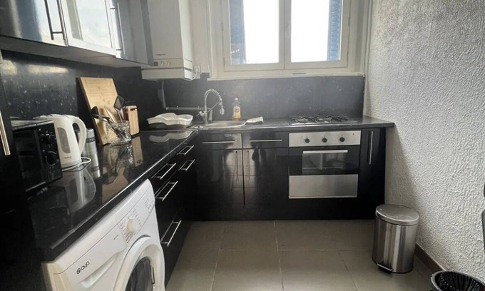 Besancon Apartment | 2 Chambres & Parking