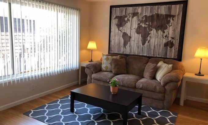 Ocean Park Apartment | 2 Coastal Apartment near beach