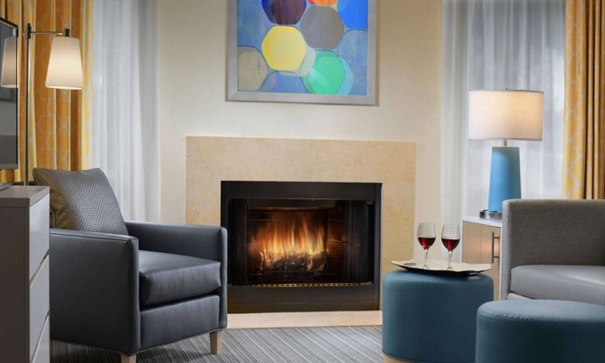 Houston House | 2 Comfortable Units! FREE Breakfast & Parking, Pool, Close to Rocket Park!