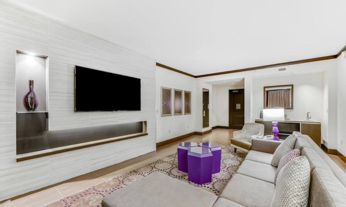 Atlantic City Hotel | 2 Connecting Suites at a 4⭐️ Hotel