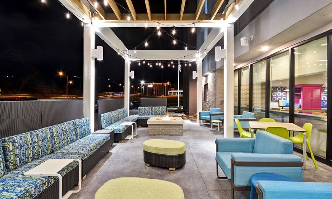Rosedale Apartment | 2 Connecting Suites at a Hotel