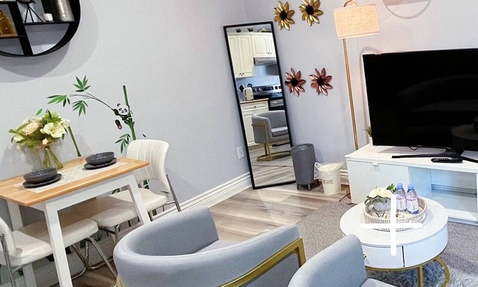 Richmond House | 2.Cozy 1bedroom with Private bathroom/Netflix /Independent Entrance