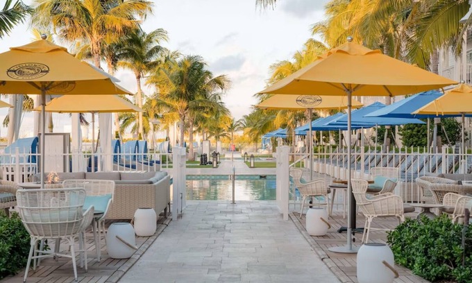 Key West Hotel | 2 Cozy Resort Rooms Perfect for Family Vacations, Enjoy Pools & Water Activities