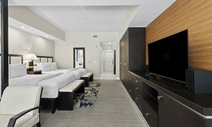 Ludlam Hotel | 2 Cozy Units Near Miami Airport | Kitchen, Pool & Onsite Dining!
